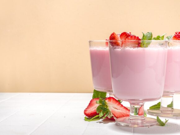 Low-Carb Coconut Cream With Berries.