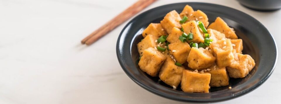 Peanut tofu with cauliflower rice.