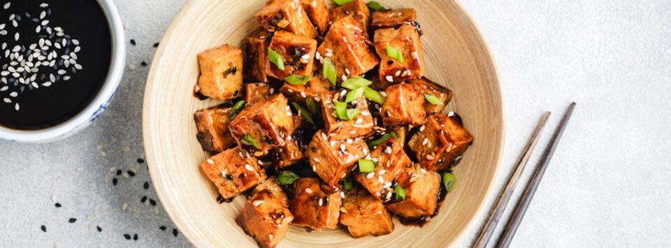 Fried tofu with scallions, vegan keto recipe.
