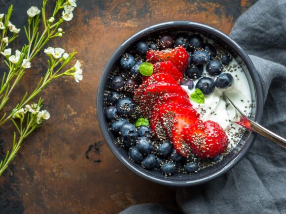 Greek yogurt with berries and chia – healthy keto breakfast.