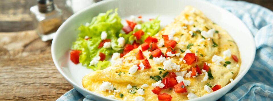 Omelet with bell pepper and feta.